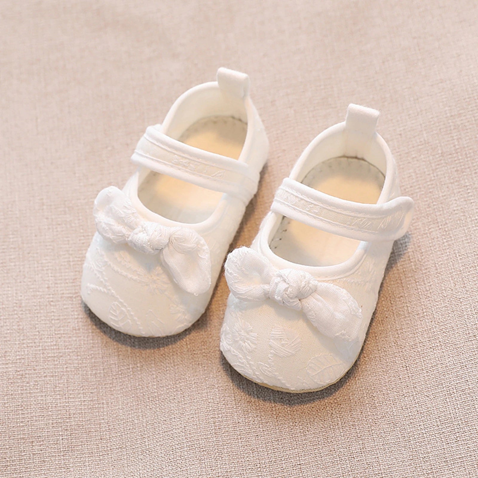 BeQeuewll Infant Baby Girls Shoes Non-Slip Soft Soled Lace Bowknot Flats Toddler First Walker Spring Autumn Princess Shoes