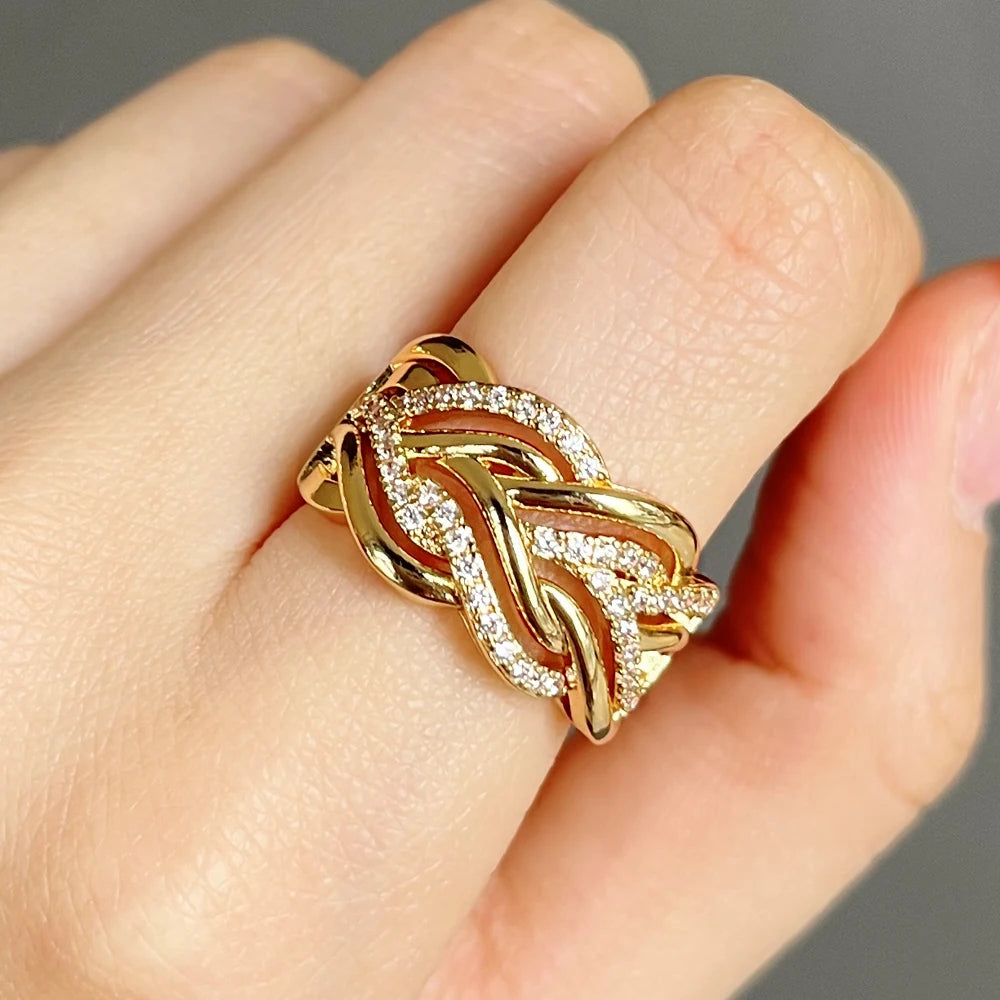 Huitan Hot Trend Gold Color Rings for Women Twist Design Luxury Inlaid Shiny CZ Fashion Luxury Wedding Engagement Jewelry Bulk